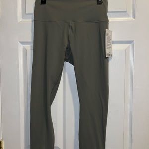 Lululemon Wunder Under leggings (size 10)